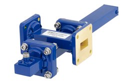 PEWCT1059 - WR-62導波管 50 dB クロスガイド結合器、UG-419/Uスクエアカバーフランジ、SMA メス 結合ポート、12.4 GHz 〜 18 GHz、青銅