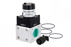 PEWGS6018 - WR-90 導波管メカニカルリレー SPDT ラッチングスイッチ、X 帯 12.4 GHz 最大周波数、5,000 W、UG-39/U 方形、12V