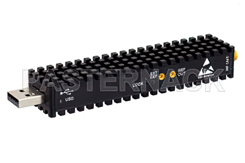 USB 周波数シンセサイザモジュール、フェーズロックループ (PLL)、25 MHz 〜 6 GHz 出力、SMA