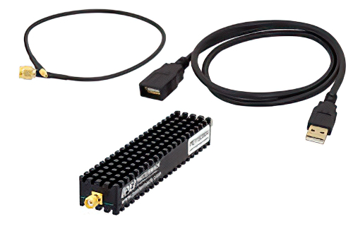 USB 周波数シンセサイザモジュール、フェーズロックループ (PLL)、21 GHz 〜 24 GHz 出力、SMA