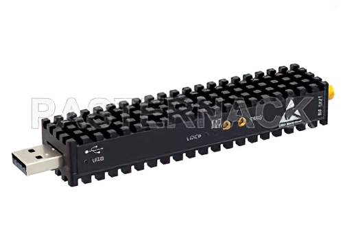 USB 周波数シンセサイザモジュール、フェーズロックループ (PLL)、21 GHz 〜 24 GHz 出力、SMA