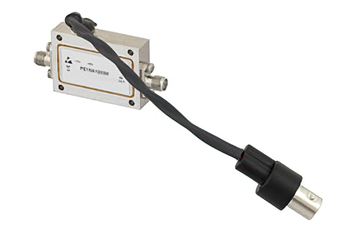 2.2 dB NF、13 dBm Psat、8 GHz  〜 12 GHz、低ノイズ増幅器、38 dB ゲイン、SMA