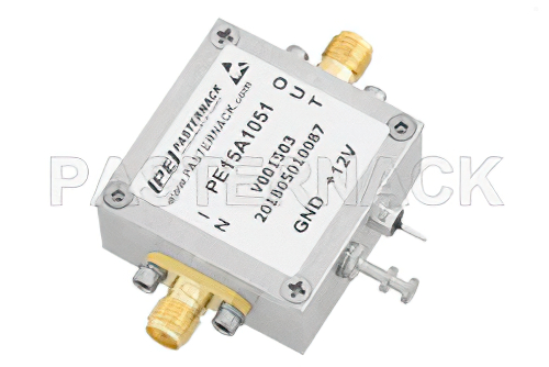 1.3 dB NF 低ノイズ増幅器、動作範囲 20 MHz 〜 1 GHz、30 dB ゲイン、18 dBm P1dB、SMA