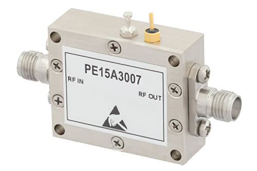 600 mW Psat、100 MHz  〜 12 GHz、中電力広帯域増幅器、18 dB ゲイン、33 dBm IP3、3 dB NF、SMA
