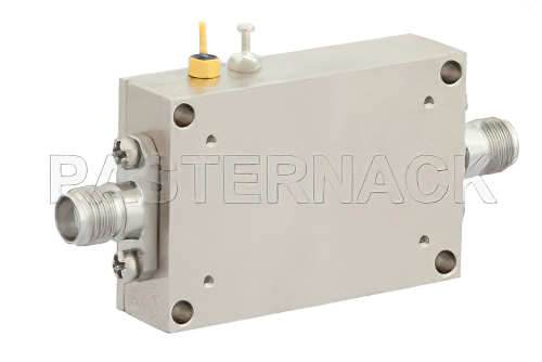 23 dBm P1dB、500 MHz  〜 18 GHz、中電力広帯域増幅器、27 dB ゲイン、35 dBm IP3、3 dB NF、SMA