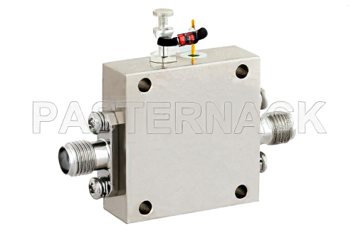 2.5 dB NF、10 dBm P1dB、6 GHz  〜 18 GHz、低ノイズ広帯域増幅器、30 dB ゲイン、SMA