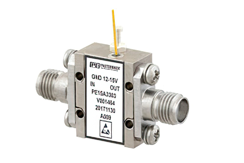 2.3 dB NF、11 dBm P1dB、18 GHz 〜 26.5 GHz、低ノイズ 広帯域 増幅器、32 dB ゲイン、SMA