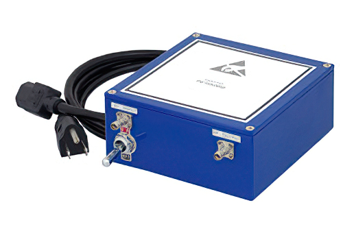 40 dB ゲイン、22 dBm P1dB、1 GHz  〜 40 GHz、ブロードバンド高利得増幅器、ベンチトップ、5 dB NF、2.92mm