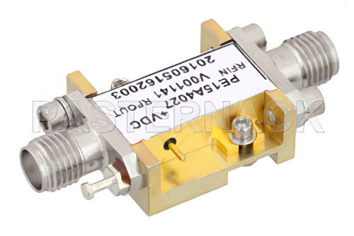 26 dBm P1dB、2 GHz  〜 20 GHz、中電力広帯域増幅器、15 dB ゲイン、SMA