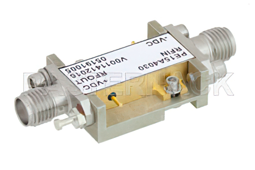 26 dBm P1dB、2 GHz  〜 20 GHz、中電力広帯域増幅器、31 dB ゲイン、3 dB NF、SMA