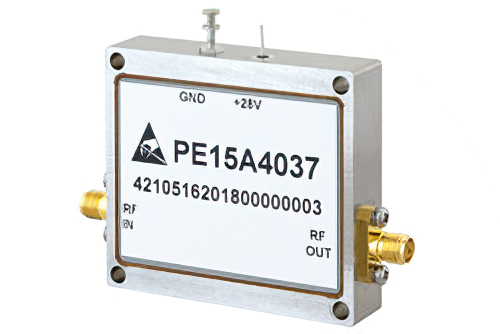 2 W Psat、500 MHz 〜 6 GHz、中電力広帯域増幅器、24 dB ゲイン、SMA