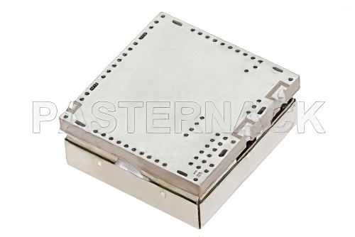 50 Ω 〜25 Ω バラン、225 MHz 〜 2 GHz 、最大 100 W 表面実装(SMT)