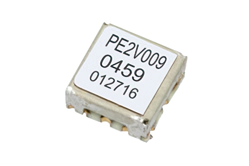 表面実装 (SMT)電圧制御発振器 (VCO)、3.57 GHz 〜 4.58 GHz、位相雑音 -103 dBc/Hz、0.175 インチ パッケージ
