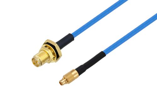 逆極性 SMA メス バルクヘッド 〜 MMCX プラグ ケーブル、PE-P086 同軸