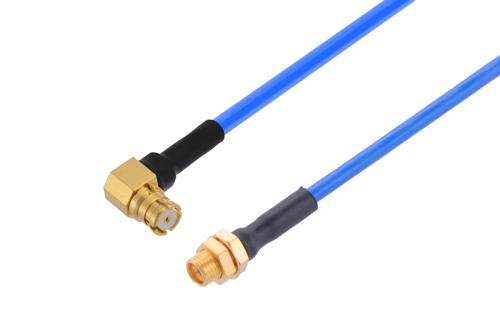 リミットデテント SMP オス バルクヘッド ～ SMP メス 直角, ケーブル PE-P086 同軸
