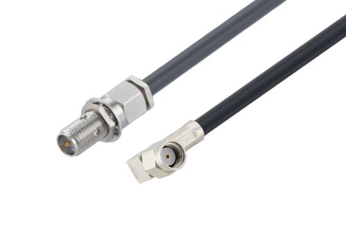 逆極性 SMA オス直角 ～ 逆極性 SMA メス バルクヘッド, ケーブル RG58 同軸