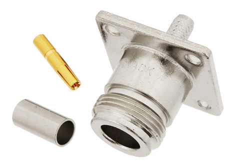 N メス コネクタ、圧着/はんだ接続、4ホールパネルマウント、RG55、RG141、RG142、RG223、RG400、.718インチ穴間隔