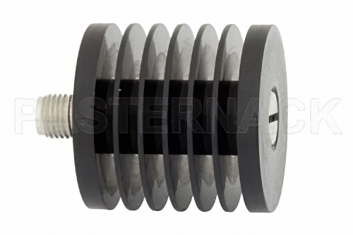 10 W RF ロード最大 18 GHz、SMA メス、黒色 陽極酸化アルミヒートシンク