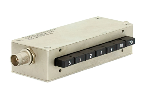 75 Ω BNCジャック, プッシュボタン, 0-45.5 dB 減衰器; 1 W; DC-500 MHz