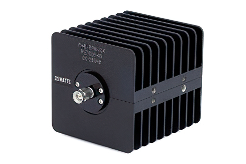 40 dB 固定減衰器、SMA オス 〜 SMA メス、黒色 陽極酸化アルミヒートシンク、25 W、最大 18 GHz