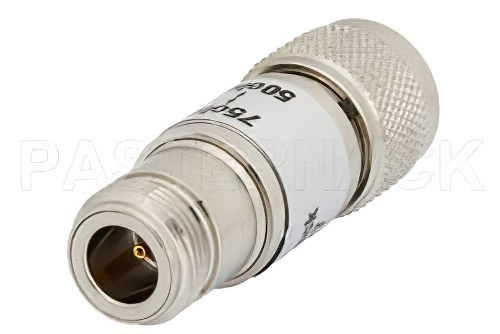 50 Ω N オス 〜 75 Ω N メス 整合パッド、DC 〜 2 GHz