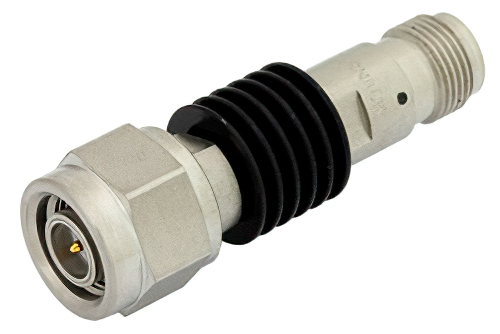 1 dB 固定減衰器、TNC オス 〜 TNC メス、黒色 陽極酸化アルミヒートシンク、5 W、最大 18 GHz