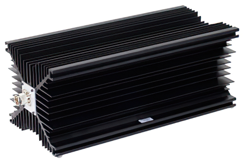 2 dB 固定減衰器、N オス 〜 N メス 方向性、黒色 陽極酸化アルミヒートシンク、500 W、最大 2.4 GHz