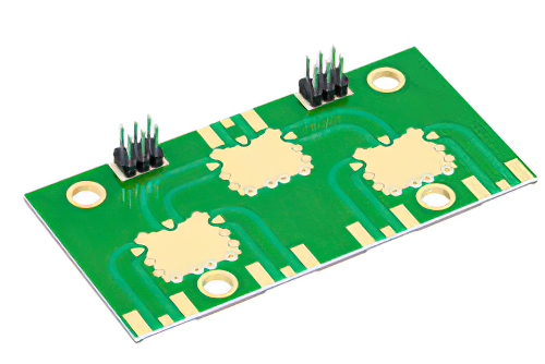 SP4T 電気機械式リレーラッチングスイッチ用PWB、DC 〜 3 GHz、最大 400 W、12 V、SMA