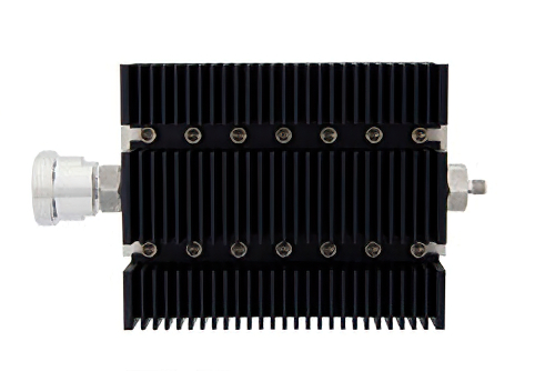 6 dB 固定減衰器、7/16 DIN メス 〜 SMA メス 方向性、黒色 陽極酸化アルミヒートシンク、100 W、最大 6 GHz