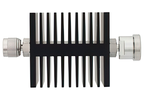 10 dB 固定減衰器、N オス 〜 7/16 DIN メス 方向性、黒色 陽極酸化アルミヒートシンク、50 W、最大 7.5 GHz