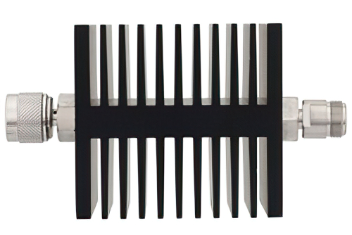 30 dB 固定減衰器、N オス 〜 N メス 方向性、黒色 陽極酸化アルミヒートシンク、50 W、最大 18 GHz