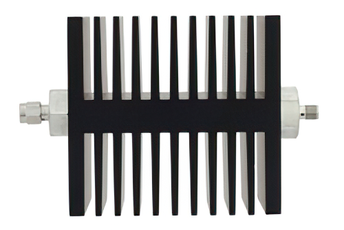 40 dB 固定減衰器、SMA オス 〜 SMA メス 方向性、黒色 陽極酸化アルミヒートシンク、50 W、最大 18 GHz