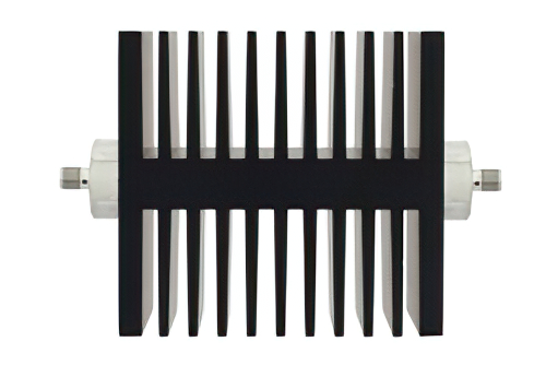 50 dB 固定減衰器、SMA メス 〜 SMA メス 方向性、黒色 陽極酸化アルミヒートシンク、50 W、最大 18 GHz