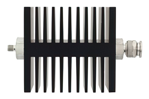 3 dB 固定減衰器、SMA メス 〜 TNC オス 方向性、黒色 陽極酸化アルミヒートシンク、50 W、最大 18 GHz