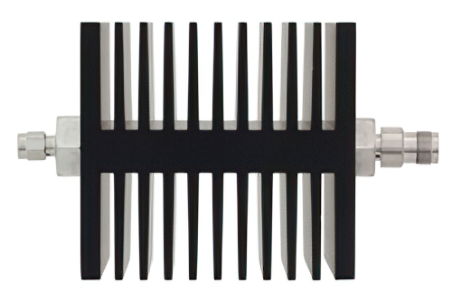 30 dB 固定減衰器、SMA オス 〜 TNC メス 方向性、黒色 陽極酸化アルミヒートシンク、50 W、最大 18 GHz