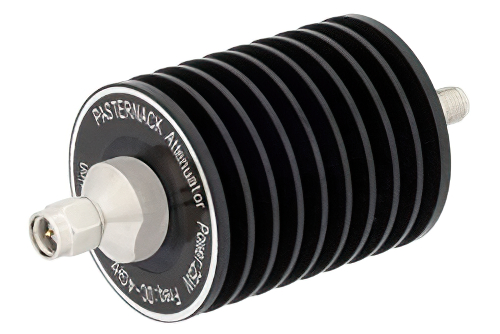 10 dB 固定減衰器、SMA オス 〜 SMA メス、黒色 陽極酸化アルミヒートシンク、25 W、最大 4 GHz