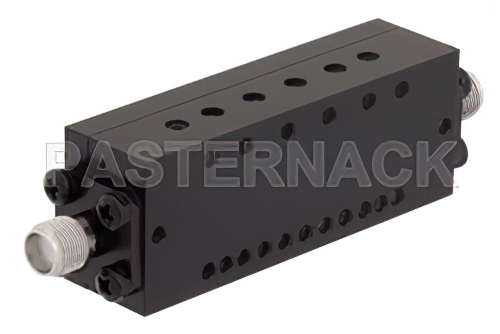 6 セクションバンドパスフィルタ、SMA メス コネクタ、動作範囲 5.25 GHz 〜 5.85 GHz、600 MHz 通過帯域