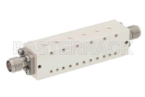 6 セクションバンドパスフィルタ、SMA メス コネクタ、動作範囲 14 GHz 〜 14.8 GHz、800 MHz 通過帯域