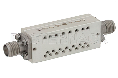 8 セクションバンドパスフィルタ、SMA メス コネクタ、動作範囲 17.2 GHz 〜 21.2 GHz、4 GHz 通過帯域