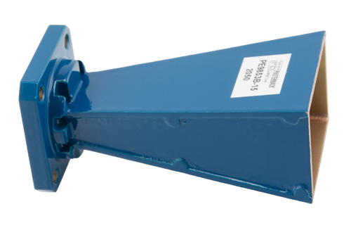 WR-51 導波管 標準 ゲインホーンアンテナ 動作周波数 15 GHz ～ 22 GHz, 公称値 15 dBi 利得, スクエアカバーフランジ