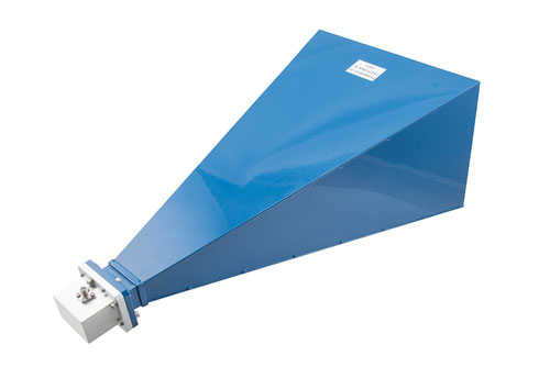 WR-159 標準 ゲインホーンアンテナ 動作周波数 4.9 GHz ～ 7.05 GHz, 20 dBi 公称利得,  SMA メス 入力コネクタ, ProLine