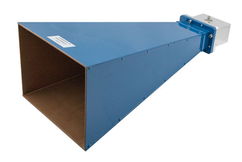 WR-229 標準 ゲインホーンアンテナ 動作周波数 3.3 GHz ～ 4.9 GHz, 15 dBi 公称利得,  SMA メス 入力コネクタ, ProLine