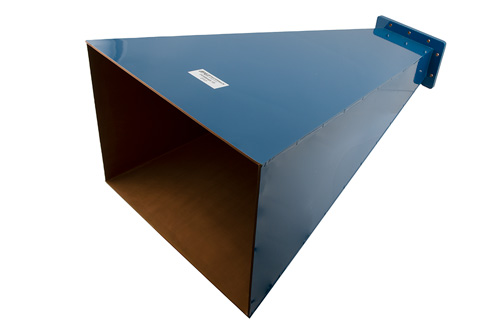 WR-430 導波管 標準 ゲインホーンアンテナ 動作周波数 1.7 GHz ～ 2.6 GHz, 公称値 15 dBi 利得, CPR-430F フランジ