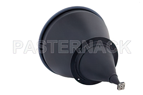 WR-15 導波管ホーンアンテナ、動作範囲 50 GHz 〜 75 GHz 、公称 42 dBi ゲイン、UG-385/U 円形フランジ