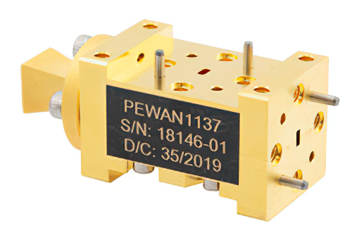 WR-10 導波管双極ホーンアンテナ、75 GHz 〜 110 GHz 周波数範囲、15 dBi ゲイン、UG-387/U-Mod フランジ