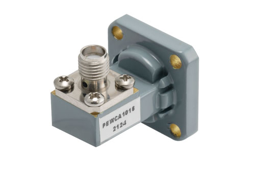 WR-42、UG-595/U、スクエアカバーフランジ、SMA メス、導波管 〜 同軸アダプタ、18 GHz 〜 26.5 GHz、K 周波帯