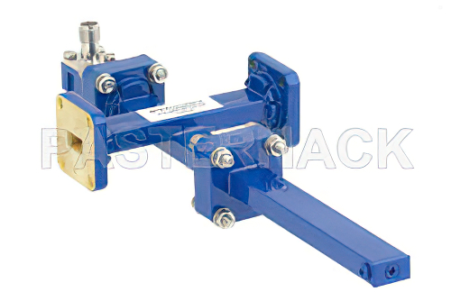 WR-34導波管 50 dB クロスガイド結合器、UG-1530/Uスクエアカバーフランジ、2.92mm メス 結合ポート、22 GHz 〜 33 GHz、青銅