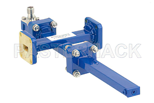 WR-42導波管 30 dB クロスガイド結合器、UG-595/Uスクエアカバーフランジ、SMA メス 結合ポート、18 GHz 〜 26.5 GHz、青銅